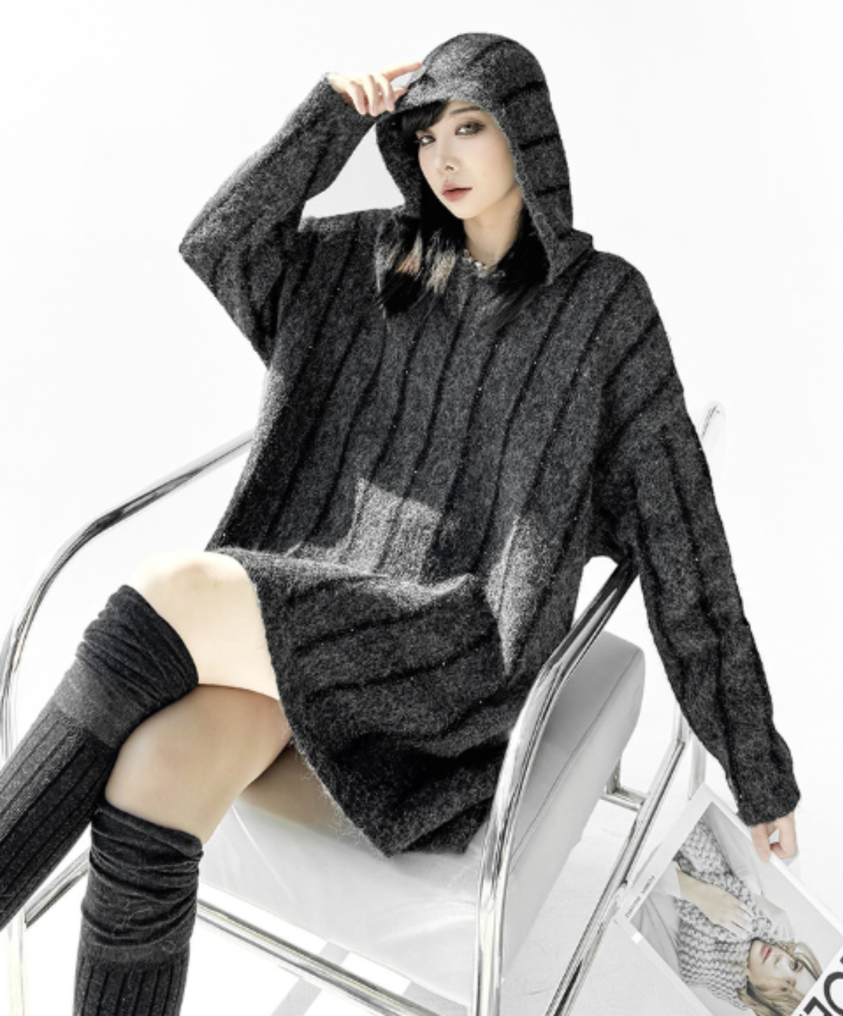 hood design with a striped knit pattern sweater EN3204