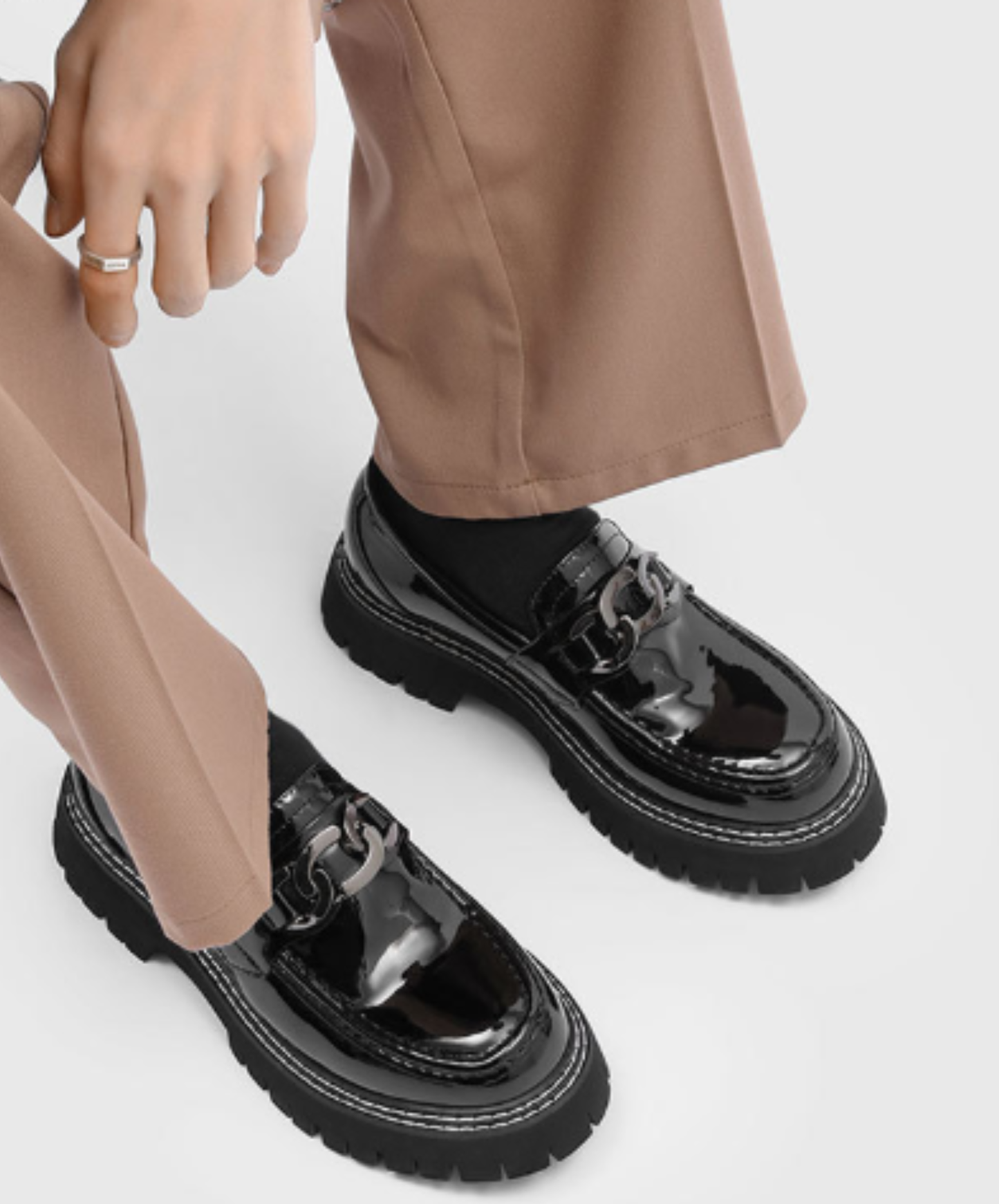 chunky chain enamel finish shoes EN3028