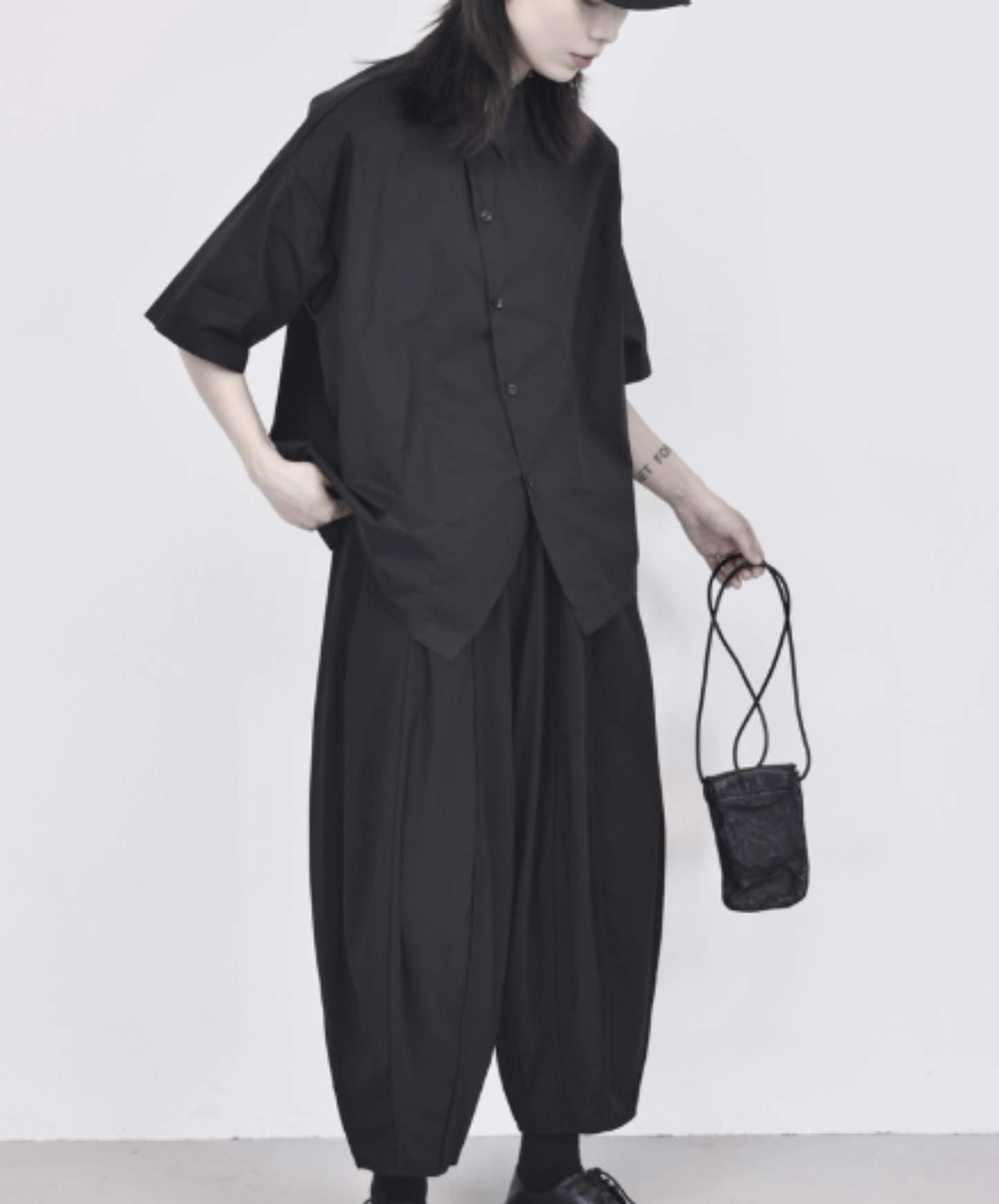 diagonal placket design, mid-length shirt EN2970