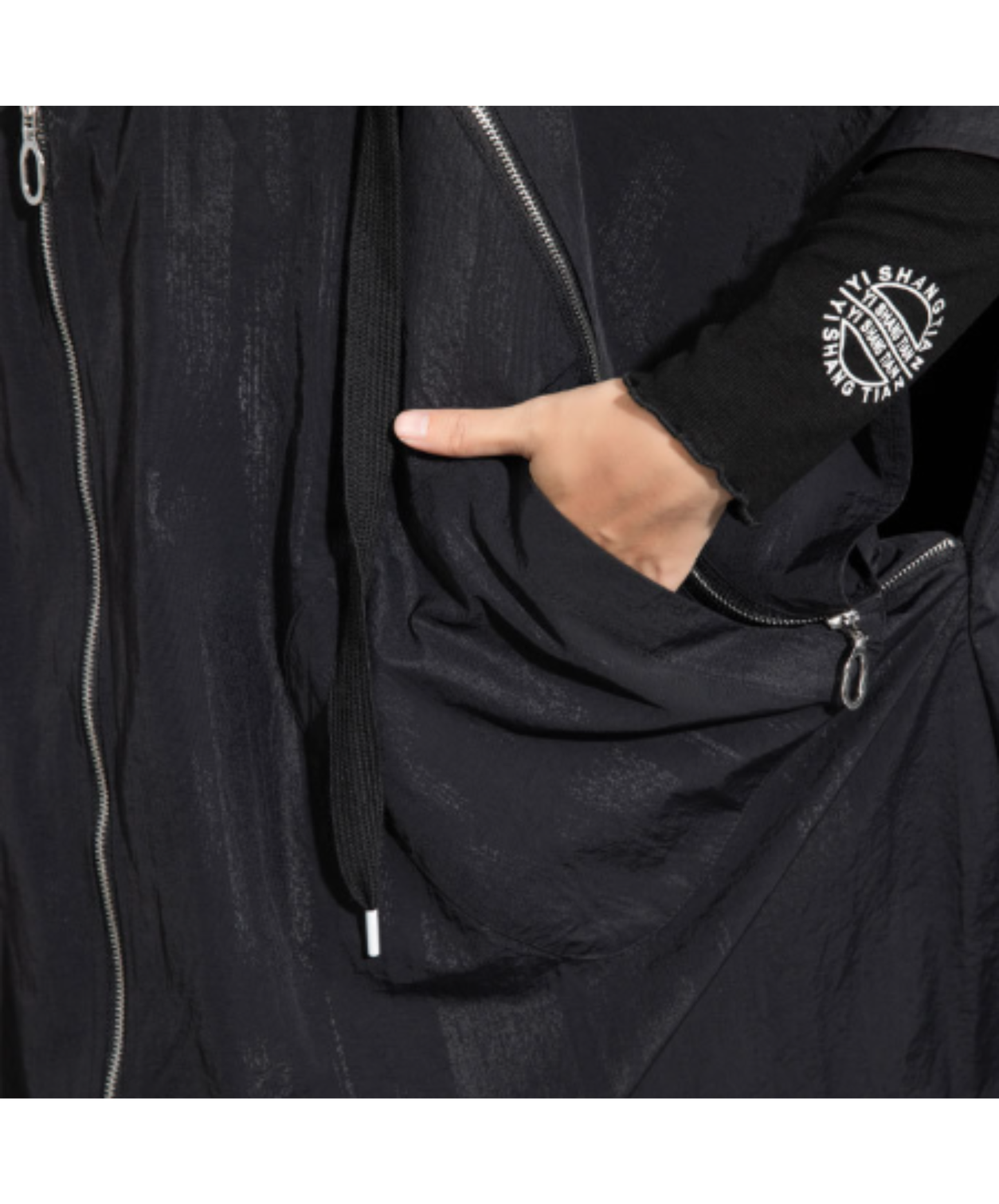 poncho-style design with a zipper hoodie EN3063