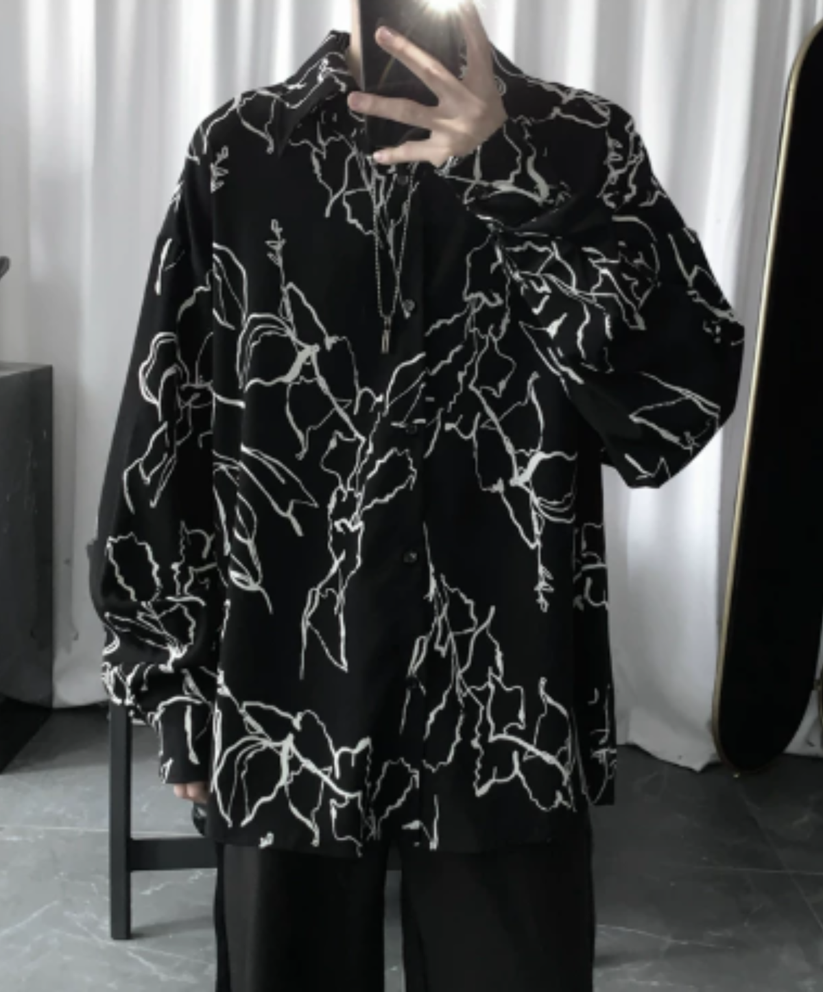 dark loose-fit line art print shirt EN3172