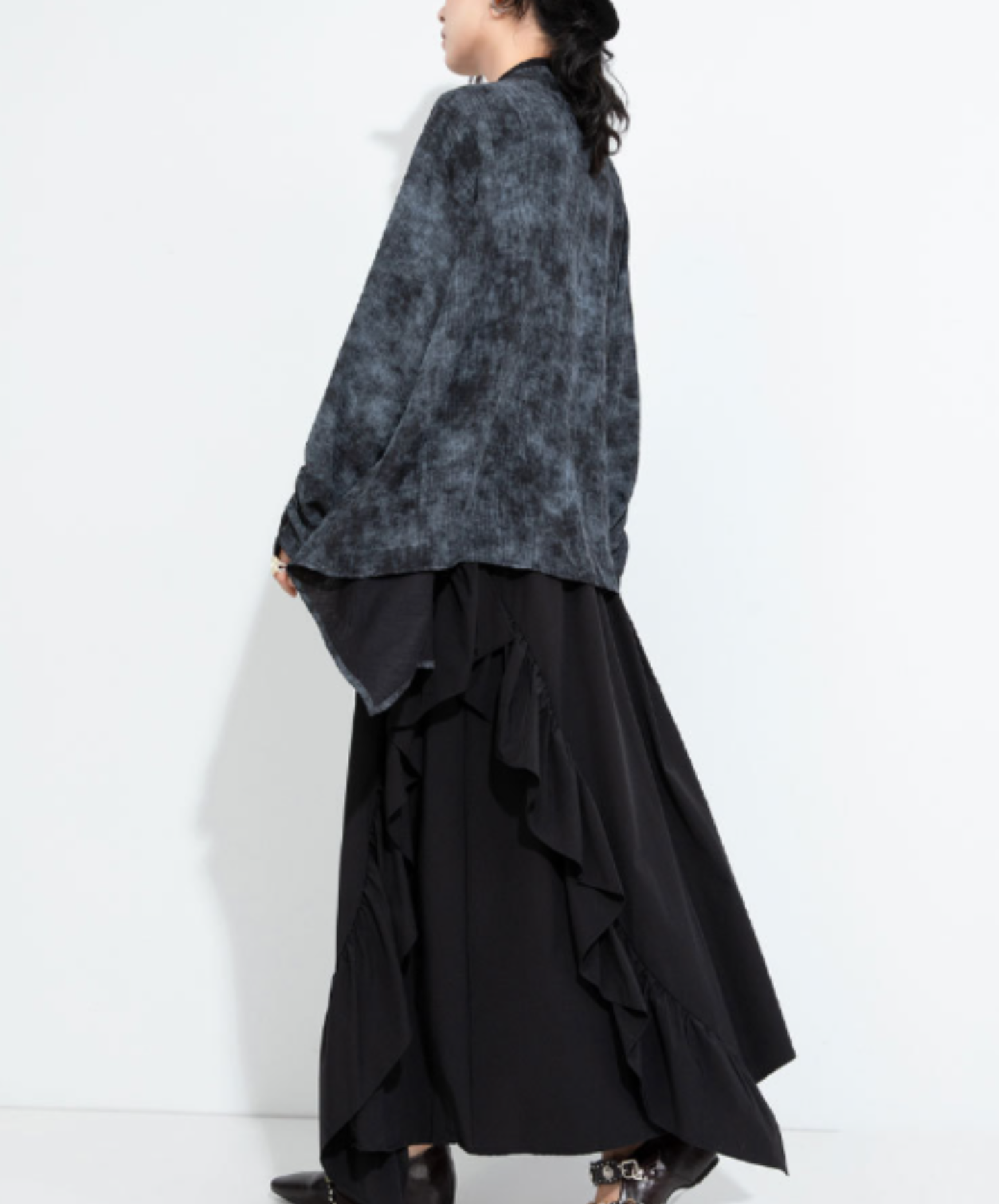 Irregular pattern, lightweight cardigan EN3075