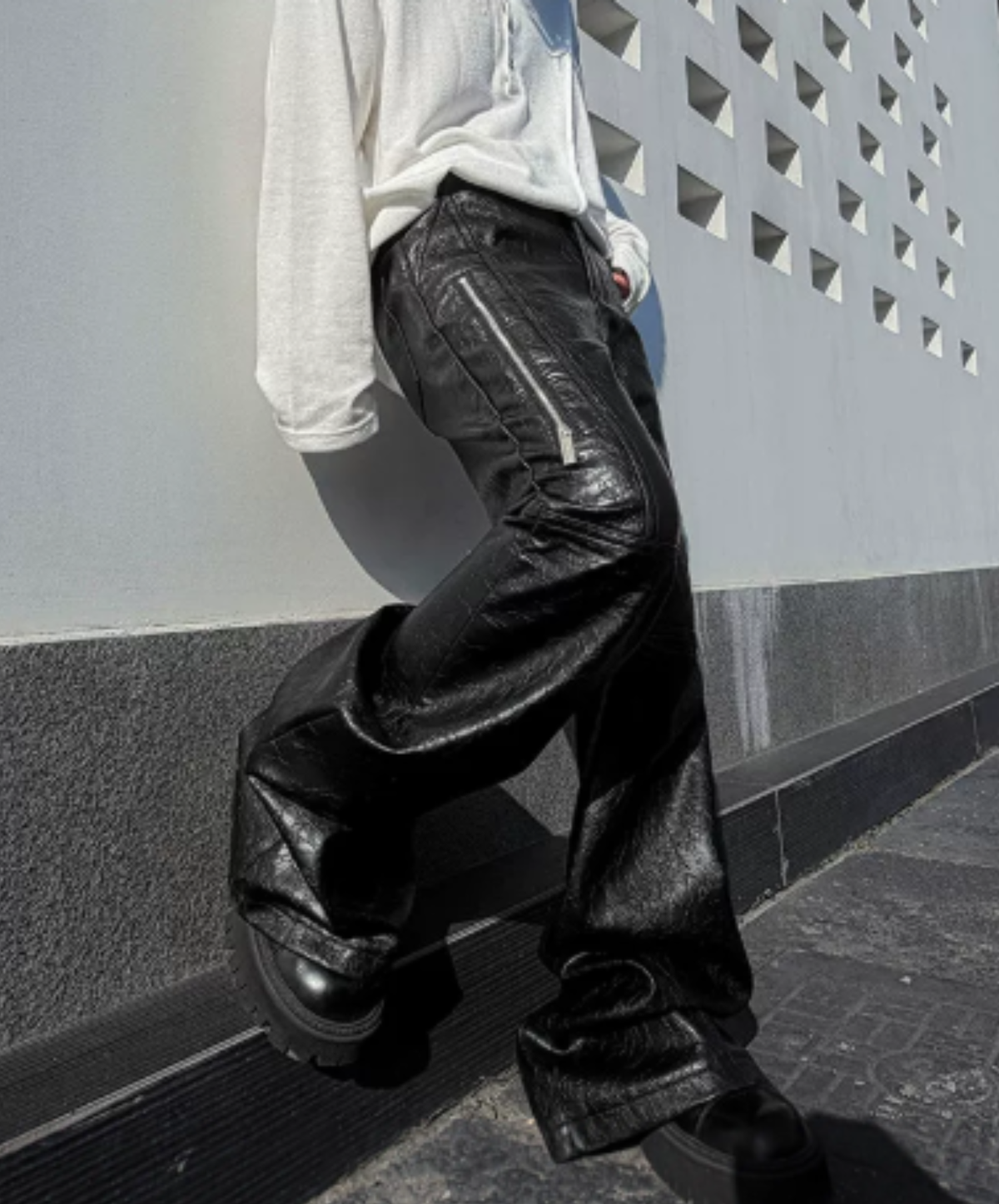 dark zip-accented flared silhouette pants EN3207