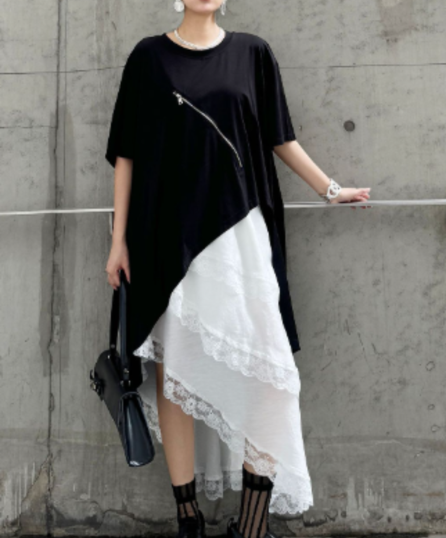 Irregular design mid-length t-shirt EN2987