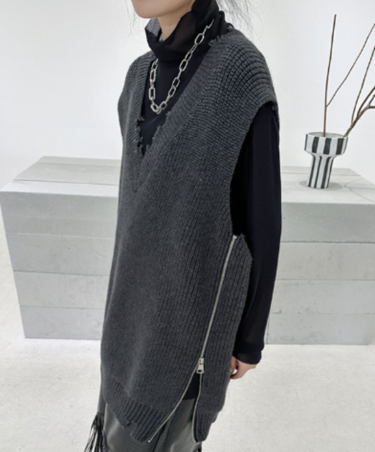 loose-fitting v-neck top side zips sweater EN3155