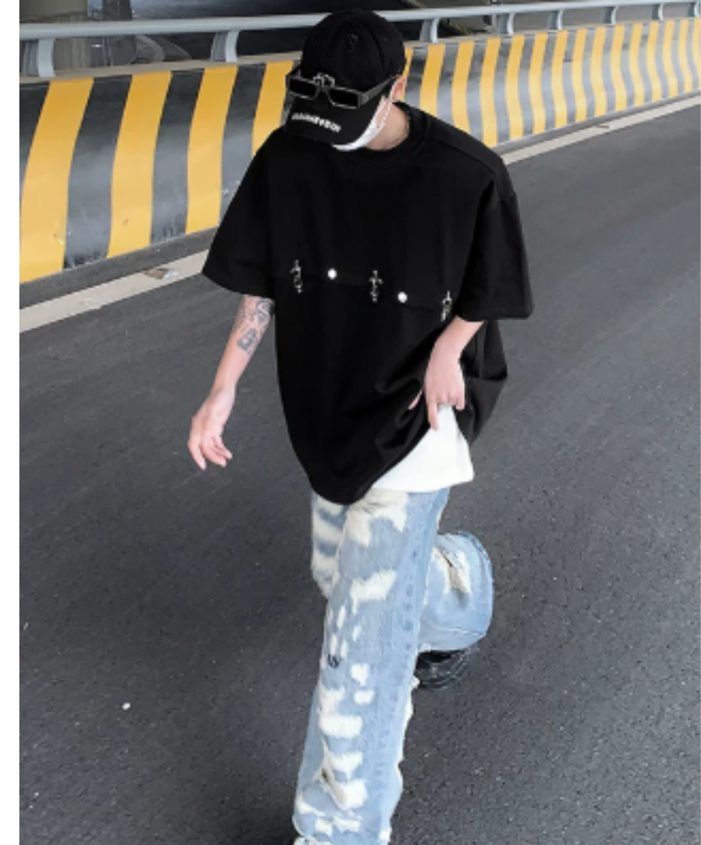 airplane-shaped buckle connector t-shirt EN2926