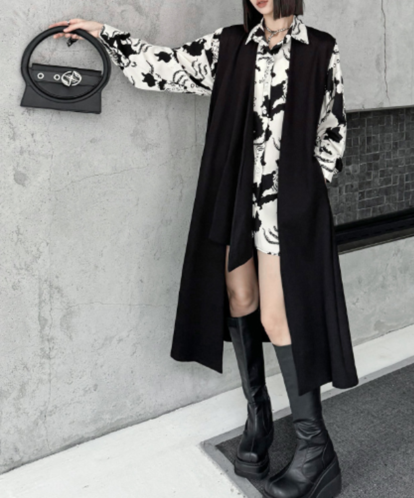 asymmetrical long-length vest  EN3111