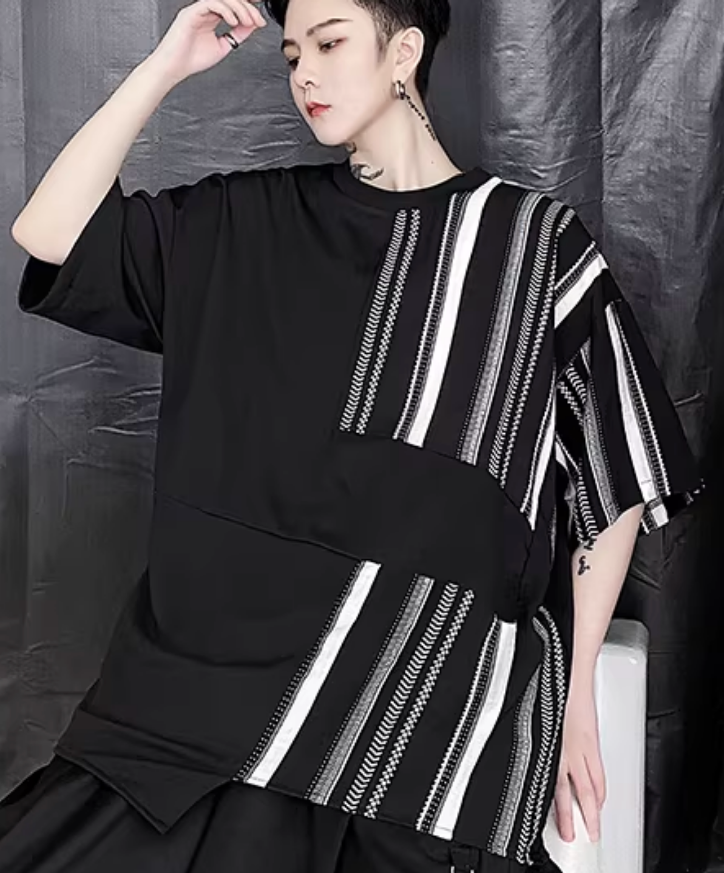 dark Irregular stripe crew neck t-shirt EN2814