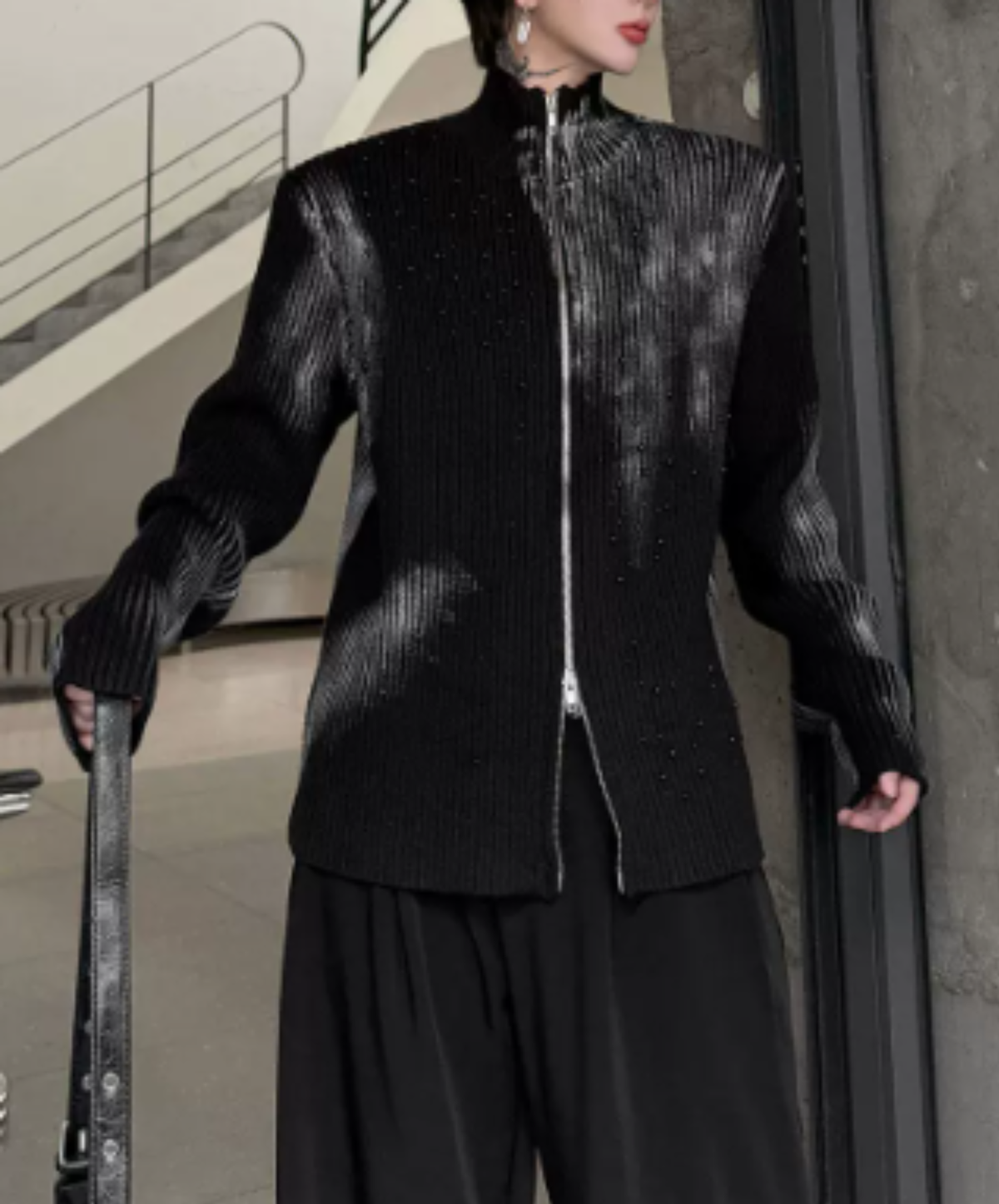 zip-up with a gradient pattern sweater EN3243