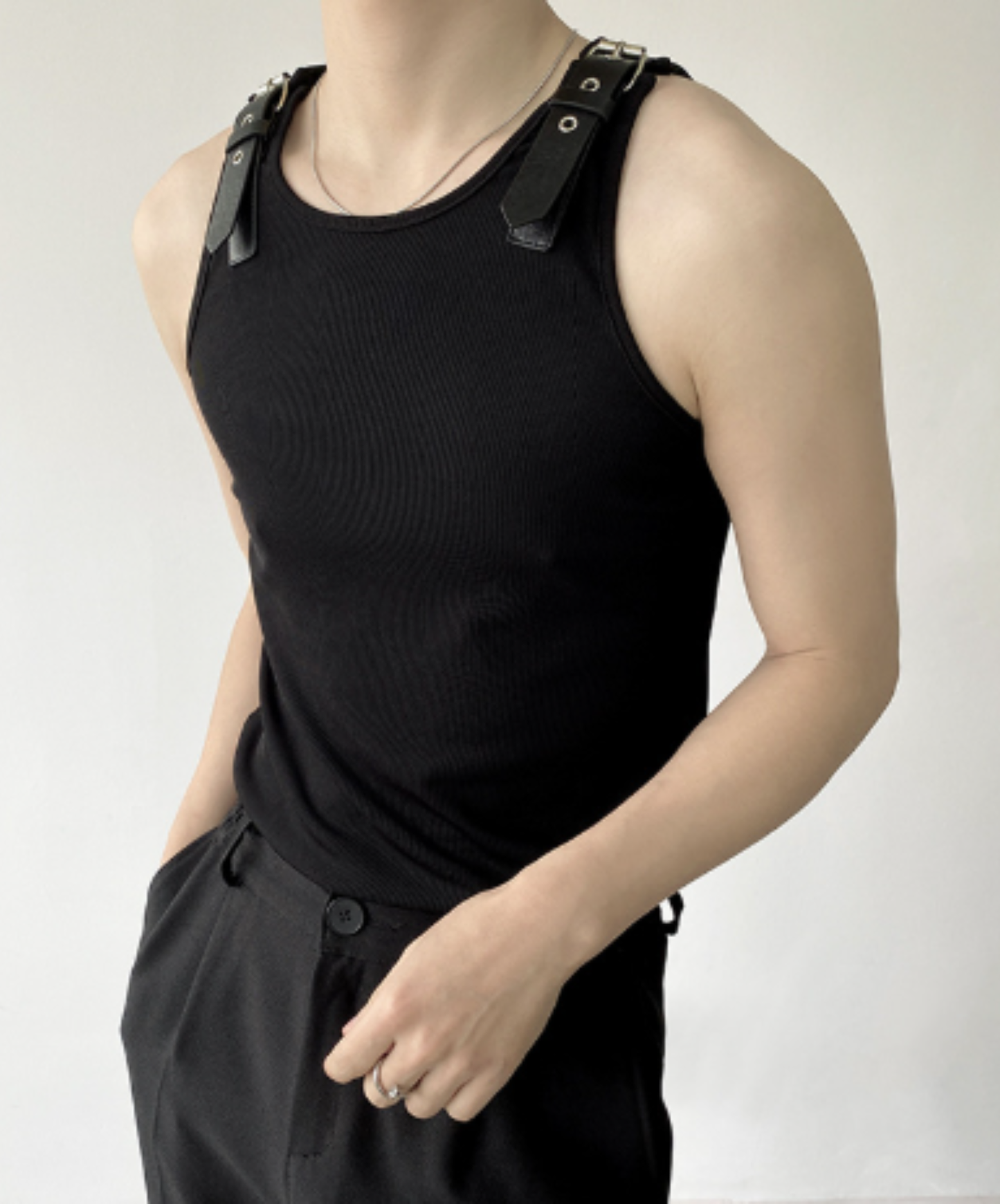 shoulder buckle strap tank top EN2900