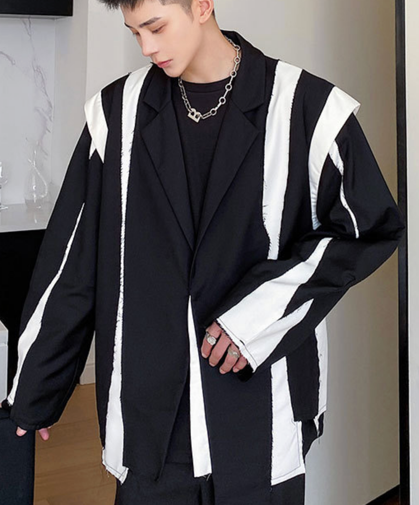 monotone patchwork with fuzzing jacket EN2695