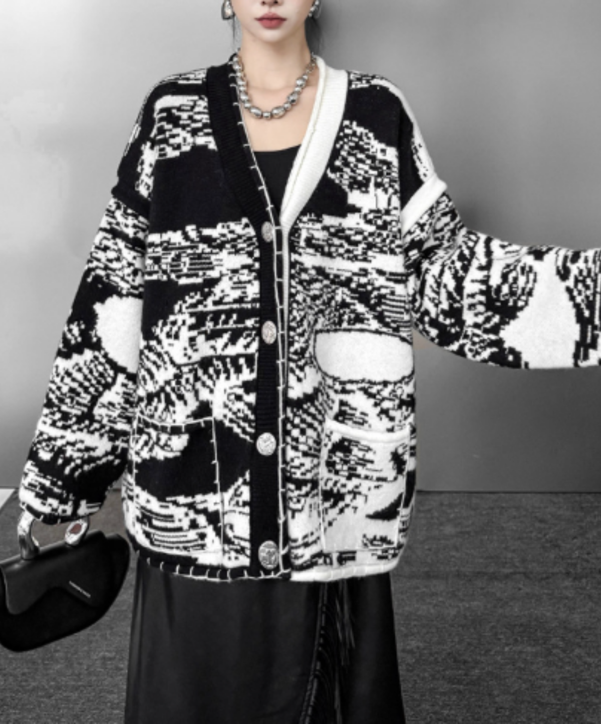 oversized design with spliced paneling cardigan EN3156