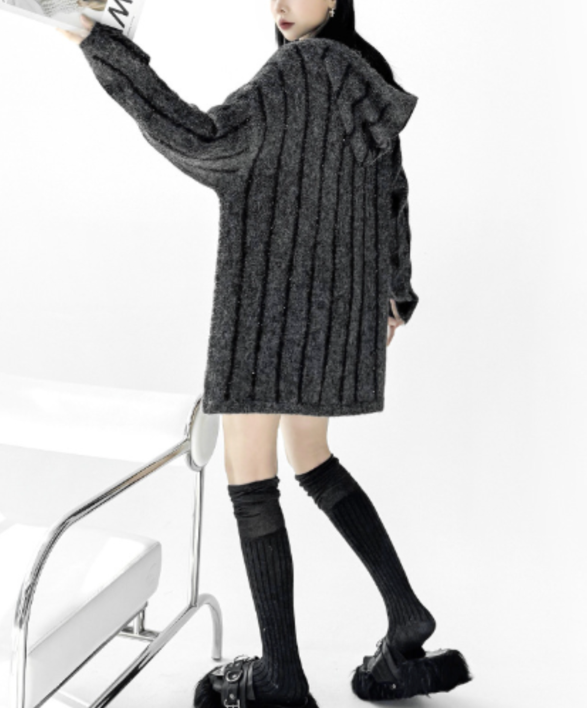 hood design with a striped knit pattern sweater EN3204