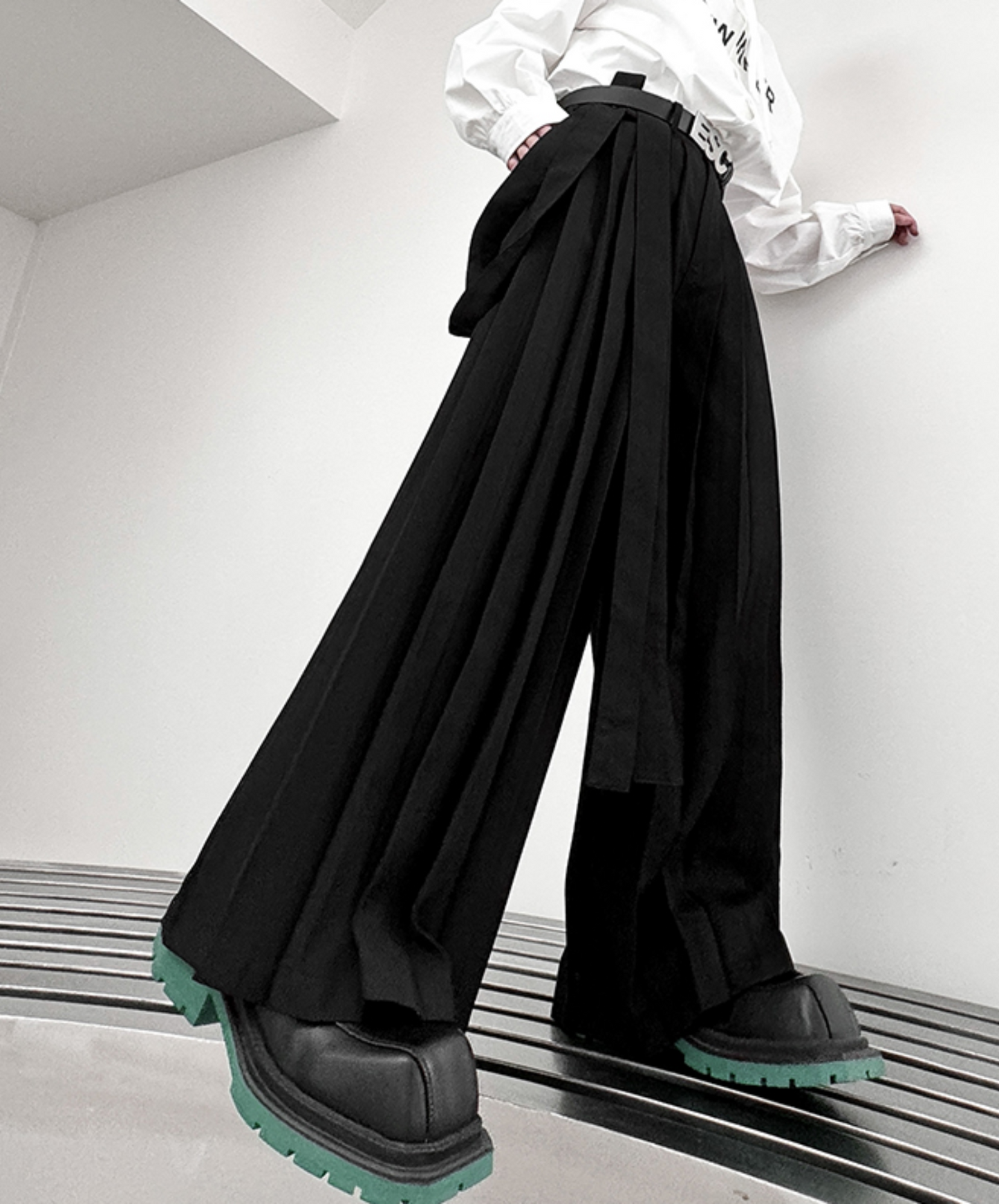 dark pleated wide pants EN1880