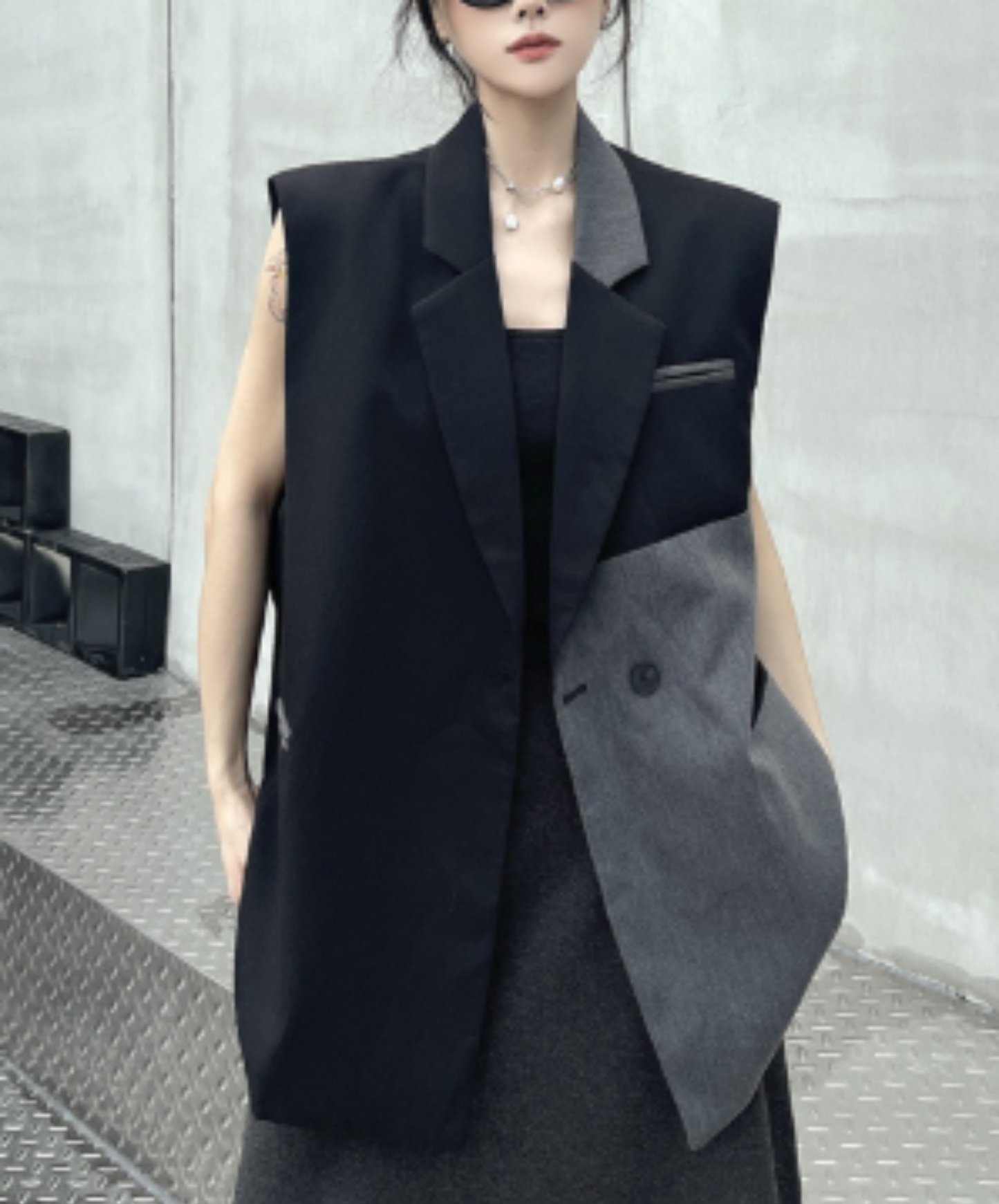 two-tone long length vest EN2923