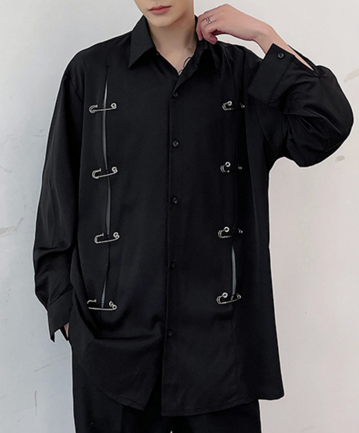 dark metal pin decorative slit shirt EN2783