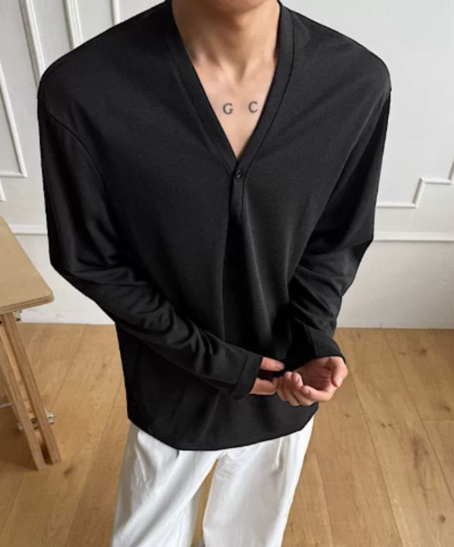 dark smooth v-neck t-shirt EN3094