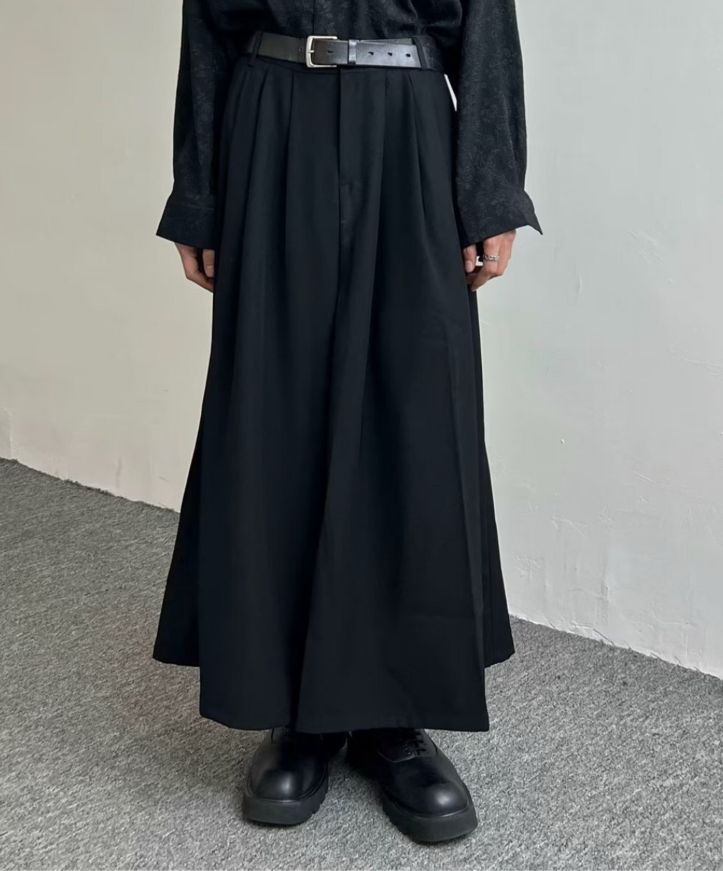 simple silhouette with tucks hakama pants EN2140