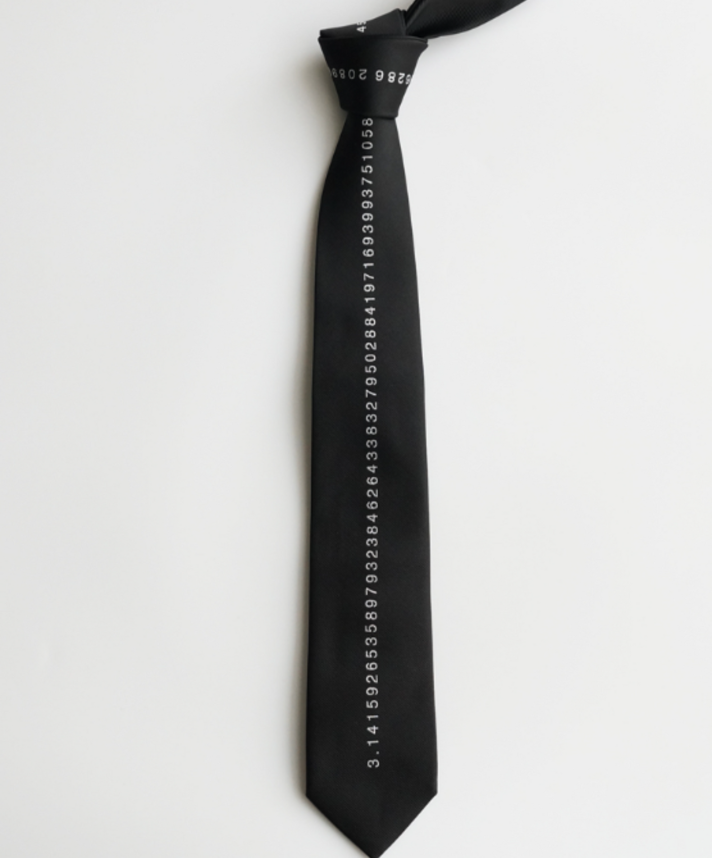 circle ratio design necktie EN875